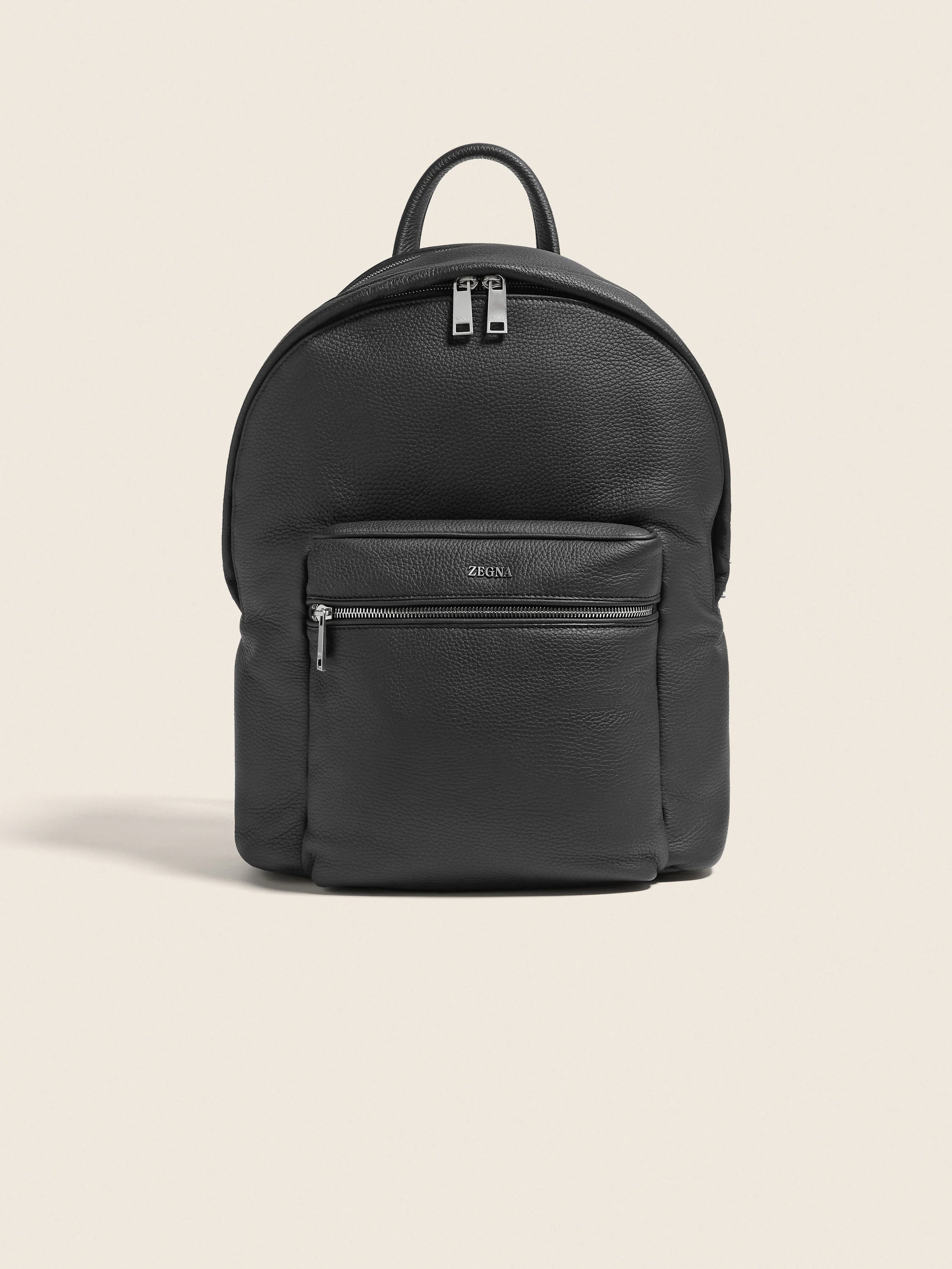 https://maze-copaw.oss-cn-guangzhou.aliyuncs.com/eval-images/b3-mm-02-zegna-backpack.jpg